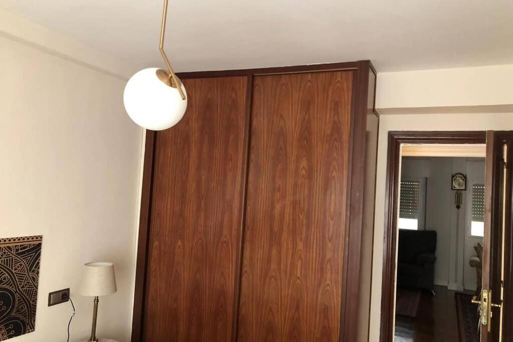 Piso En El Centro De Oviedoアパートメント エクステリア 写真